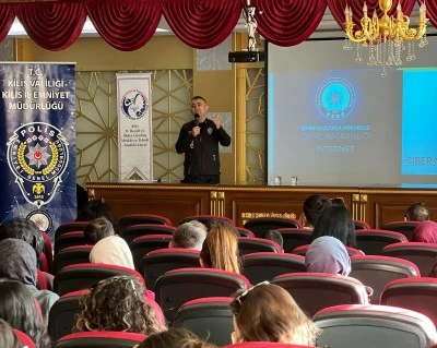 &Ouml;ğretmenler siber su&ccedil;lara karşı bilgilendirildi