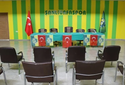Olağan&uuml;st&uuml; genel kurul ertelendi