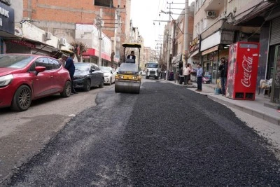 Olumsuz hava koşullarından kaynaklı tahrip olan yollar onarılıyor