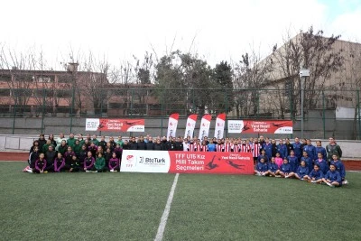 Kız futbolcular milli takımlara girebilmek i&ccedil;in yarıştı