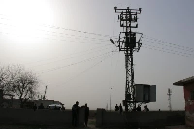 Onarım yaparken elektrik akımına kapılan 2 iş&ccedil;i yaralandı