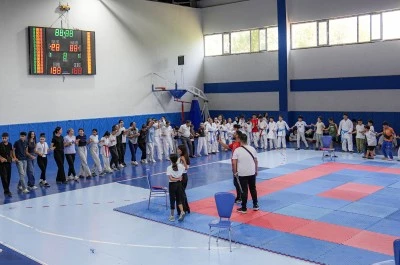 &Ouml;nce karate sonra halay