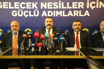 OSB Y&ouml;netim Kurulu Başkanı Fidan, gazetecilerle bir araya geldi