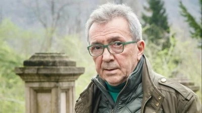 Osman Sınav hayatını kaybettiUzun s&uuml;redir kanser tedavisi g&ouml;ren &uuml;nl&uuml; senarist, y&ouml;netmen ve yapımcı Osman Sınav yaşamını yitirdi.