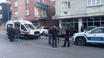 Oto kiralama işletmesinde bir kişi bı&ccedil;akla yaralandı