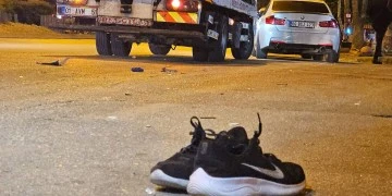 Otomobilin &ccedil;arptığı yaya &ouml;ld&uuml;
