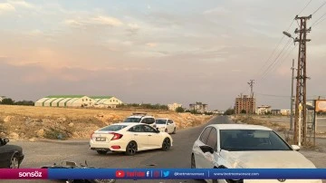 Otomobille &ccedil;arpışan motosikletin s&uuml;r&uuml;c&uuml;s&uuml; yaralandı