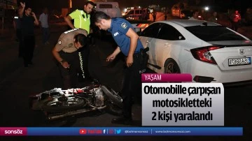 Otomobille &ccedil;arpışan motosikletteki 2 kişi yaralandı