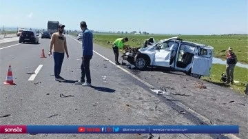 Otomobille hafif ticari aracın &ccedil;arpıştığı kazada 2 kişi &ouml;ld&uuml;