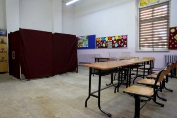 Oy kullanılacak okullarda hazırlıklar tamamlandı