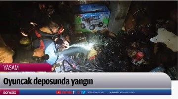 Oyuncak deposunda yangın