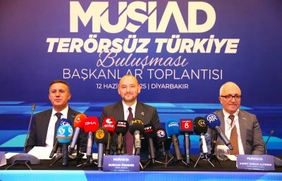 &Ouml;zdemir, Diyarbakır'da "Ter&ouml;rs&uuml;z T&uuml;rkiye Buluşması" toplantısında konuştu: