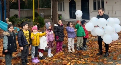 &Ouml;zel &ccedil;ocuklar baloncuklarla eğlendi