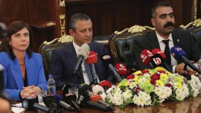 &Ouml;zel, Diyarbakır'da MYK ve PM &uuml;yeleriyle bir araya geldi