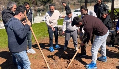 &Ouml;zel &ouml;ğrenciler fidan dikti