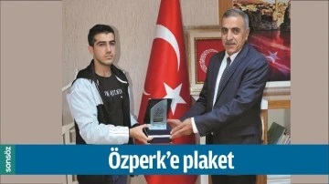 &Ouml;ZPERK&rsquo;E PLAKET 