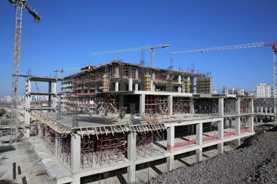 Pamuk&ccedil;u, yapımı s&uuml;ren Şehir Hastanesinde incelemelerde bulundu