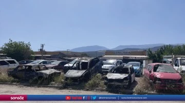 Park halindeki 5 otomobil yandı