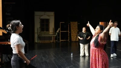 Pervin Chakar&rsquo;dan gen&ccedil; yeteneklere masterclass &ccedil;alışması