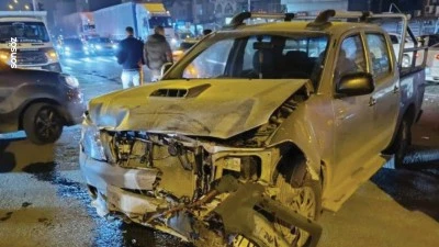  Pikap ile hafif ticari aracın &ccedil;arpıştığı kazada 4 kişi yaralandı