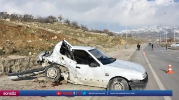 Pikap ile otomobilin &ccedil;arpıştığı kazada 4 kişi yaralandı