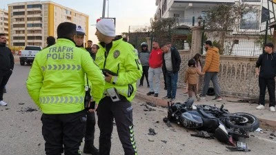 Pikapla motosikletin &ccedil;arpışması sonucu 1 kişi &ouml;ld&uuml;, 1 kişi yaralandı