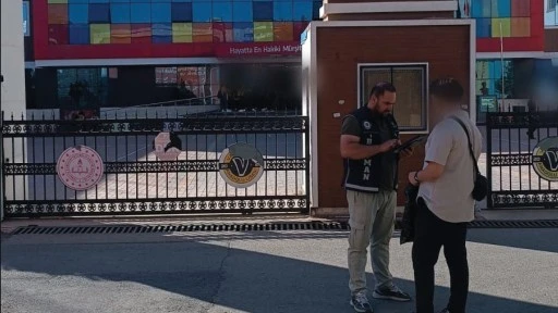 Polis, okul &ccedil;evrelerini didik didik denetliyor