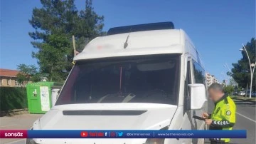 Polis okul &ccedil;evresi ve servis ara&ccedil;larında denetim yaptı