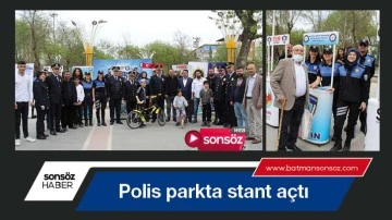 Polis parkta stant a&ccedil;tı