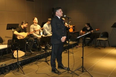 Polisler mesleğin stresini spor ve sanatla atıyor