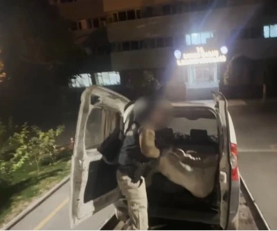 Polisten ka&ccedil;an ara&ccedil;, kaza yaptı