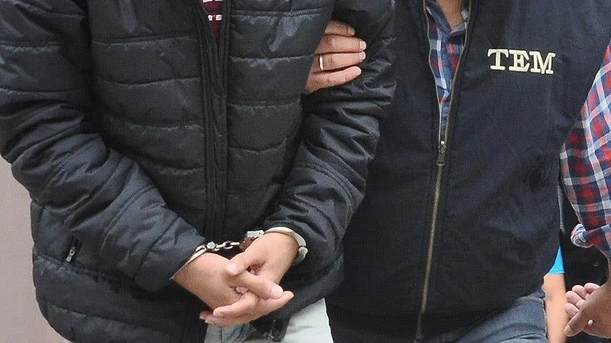"dur" ihtarına uymayan motosiklet s&uuml;r&uuml;c&uuml;s&uuml; yakalandı