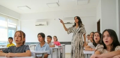 "GSB Gen&ccedil;lik Yaz Kul&uuml;b&uuml;" etkinlikleriyle &ouml;ğrenciler tatili dolu ge&ccedil;iriyor