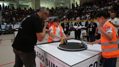 "Hataybot Robot Yarışması"nda dereceye girenler &ouml;d&uuml;llendirildi