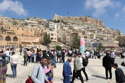 "Hoşg&ouml;r&uuml; kenti" Mardin bayram tatilinde ziyaret&ccedil;ilerle doldu