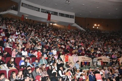 "Sihirli D&uuml;nya" sahnelendi