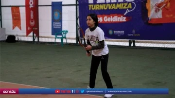"Uyanış Gen&ccedil;lik 2. Tenis Turnuvası" devam ediyor