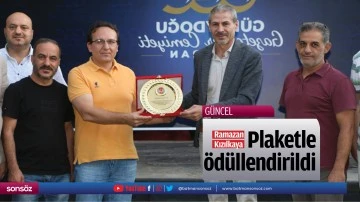 Ramazan Kızılkaya plaketle &ouml;d&uuml;llendirildi