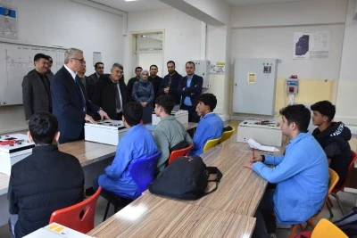 Rehber &ouml;ğretmenler meslek liselerini geziyor