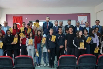 Rekt&ouml;r, Hasankeyfli &Ouml;ğrencilerle buluştu
