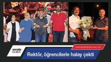 Rekt&ouml;r, &ouml;ğrencilerle halay &ccedil;ekti