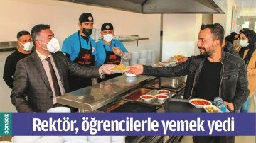 REKT&Ouml;R, &Ouml;ĞRENCİLERLE YEMEK YEDİ