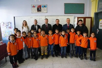 Rekt&ouml;r, Sabri &Uuml;lker &ouml;ğrencileriyle