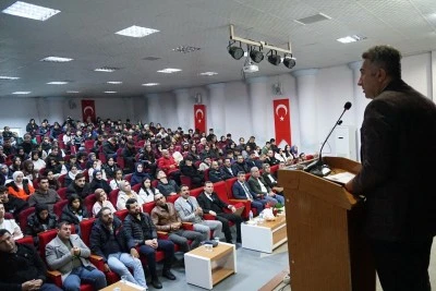 Rekt&ouml;r ve Kaymakam, &ouml;ğrencilerle buluştu