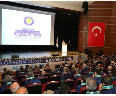 Rekt&ouml;rler 2030&rsquo;a doğru vizyon toplantısına katıldı