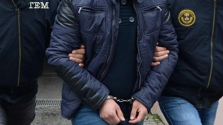 Ruhsatsız tabanca bulunduran ş&uuml;pheli g&ouml;zaltına alındı