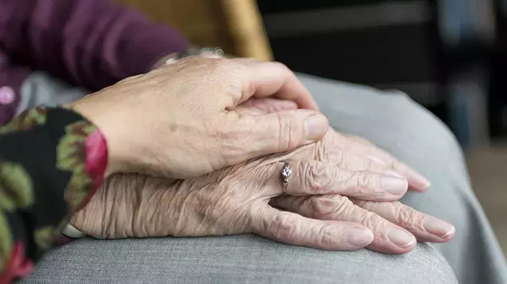 R&uuml;yada &ouml;len anneyi g&ouml;rmek ne anlama geliyor?