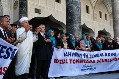 Şahinbey Belediyesi 177 &ouml;ğrenciyi umreye g&ouml;nderdi