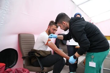 Sahra Hastanesi'nde 10 bine yakın depremzedeye hizmet verildi