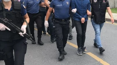 Sahte i&ccedil;ki operasyonunda 2 ş&uuml;pheli yakalandı